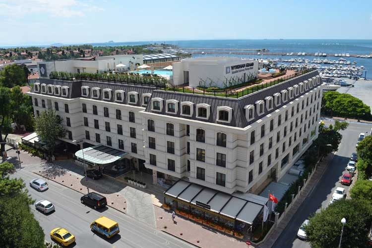 Wyndham Grand İstanbul Kalamış Marina Hotel