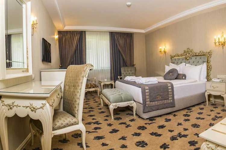 En fazla 2 yetişkin + 1 çocuk veya 1 yetişkin + 1 çocuk.