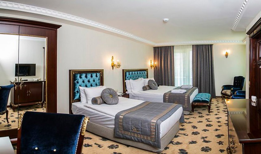 En az 2 yetişkin, En fazla 3 yetişkin veya 2 yetişkin + 1 çocuk.