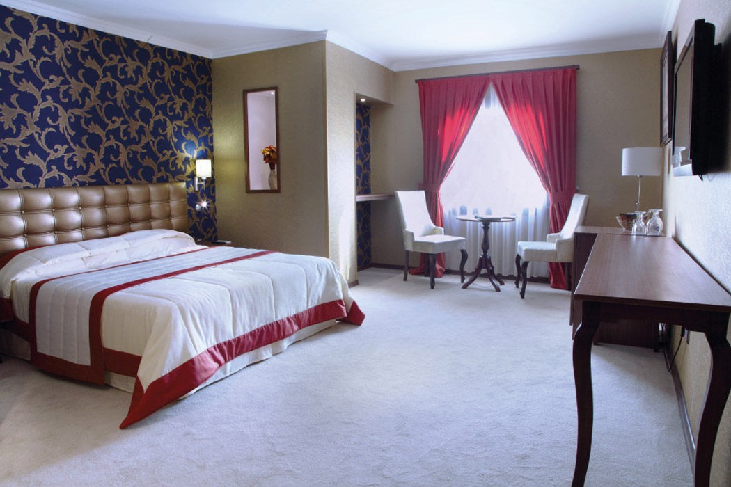 En az 2 yetişkin, En fazla 2 yetişkin.