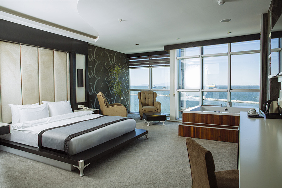 En fazla 2 yetişkin.