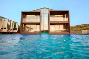 Encoreist Hotel And Lounge