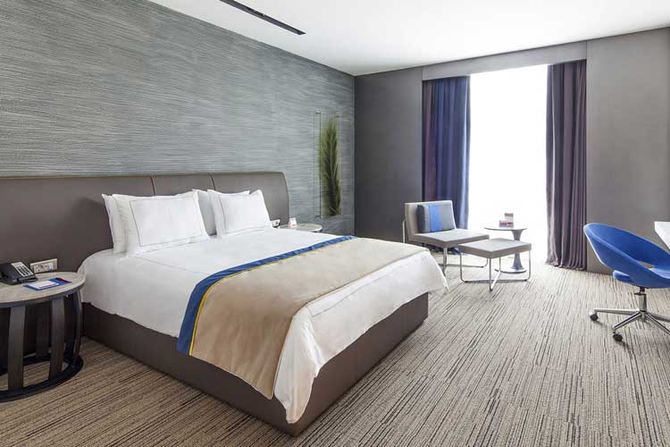 En fazla 2 yetişkin.