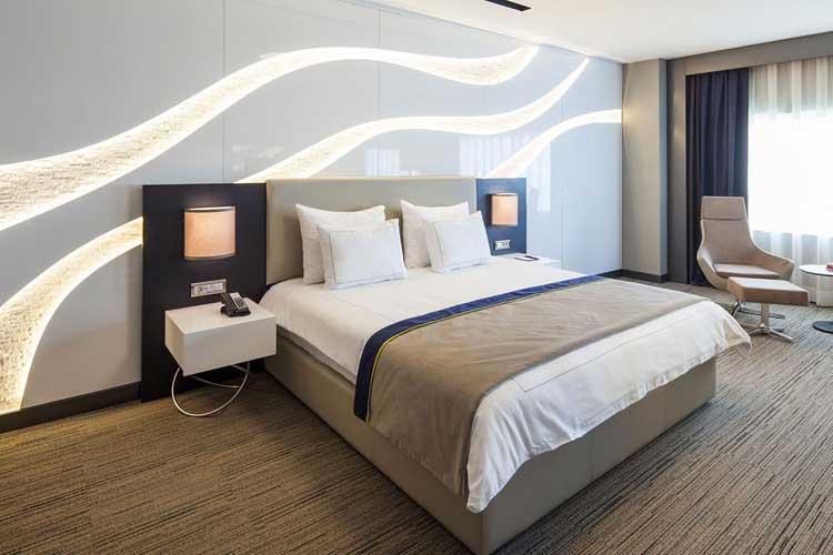 En az 2 yetişkin, En fazla 2 yetişkin.