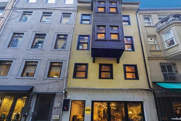 Meroddi Galata Mansion