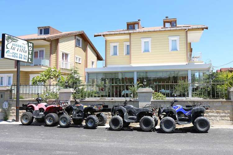 Assortie La Villa Hotel