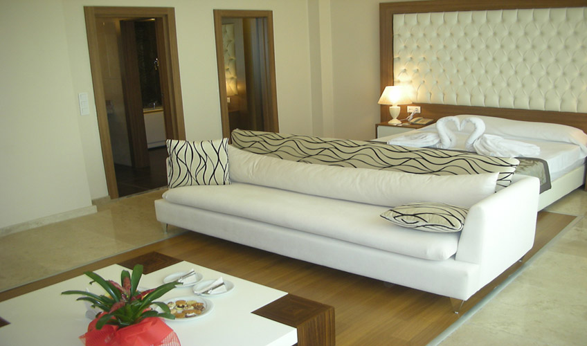 En az 2 yetişkin, En fazla 3 yetişkin + 1 çocuk veya 2 yetişkin + 1 çocuk.