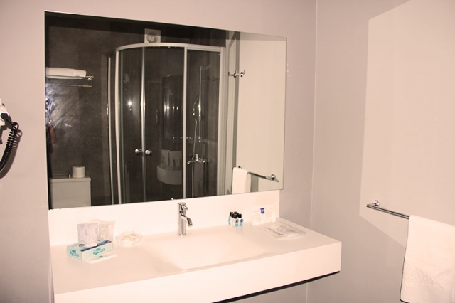 En az 2 yetişkin, En fazla 2 yetişkin + 2 çocuk.