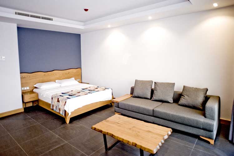 En fazla 2 yetişkin.