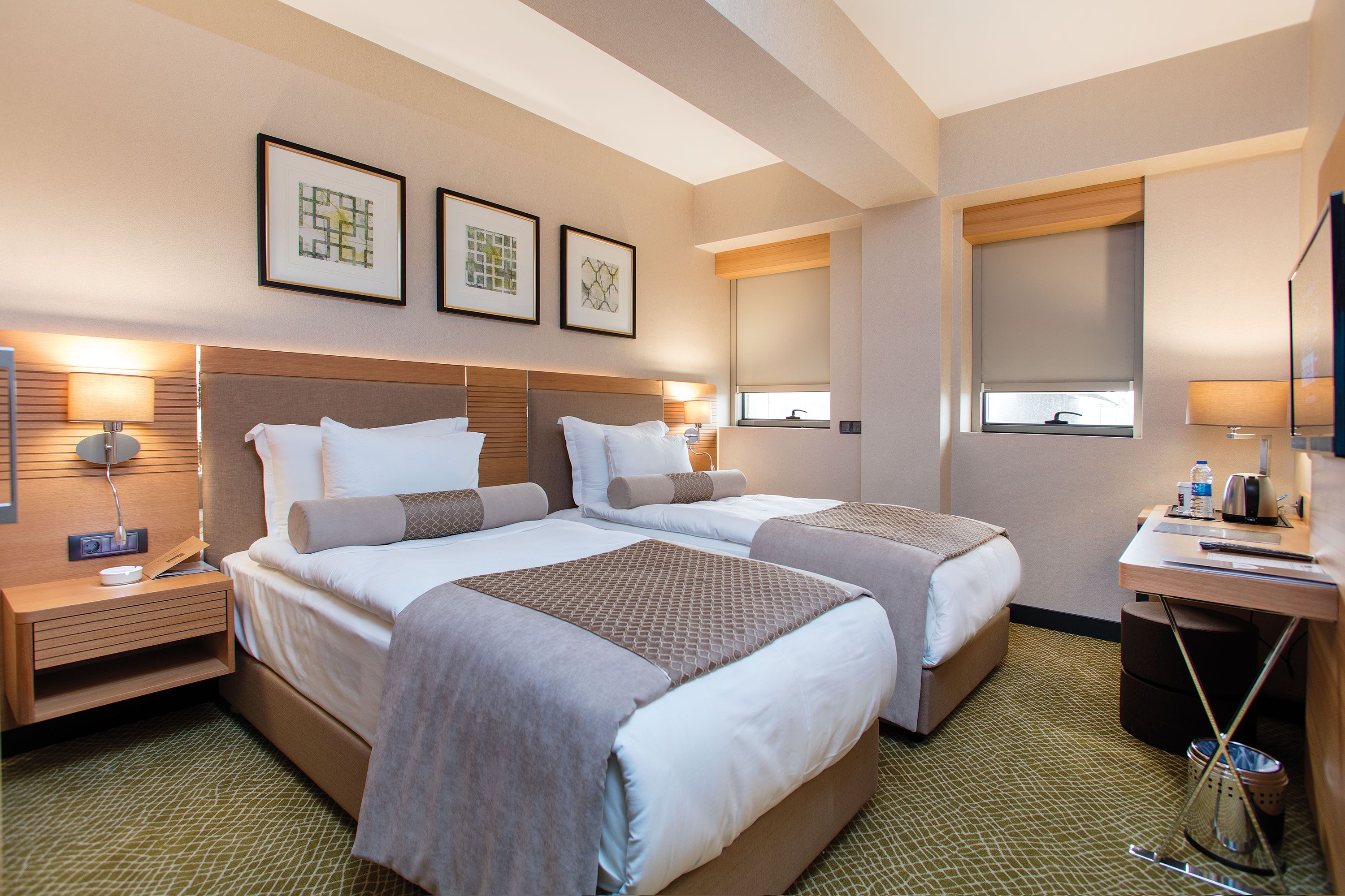 En az 2 yetişkin, En fazla 2 yetişkin.