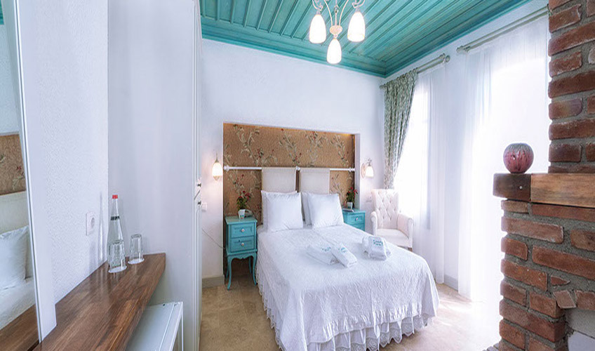 En fazla 2 yetişkin.