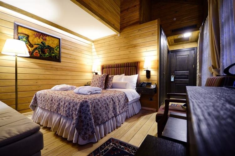 En fazla 2 yetişkin.