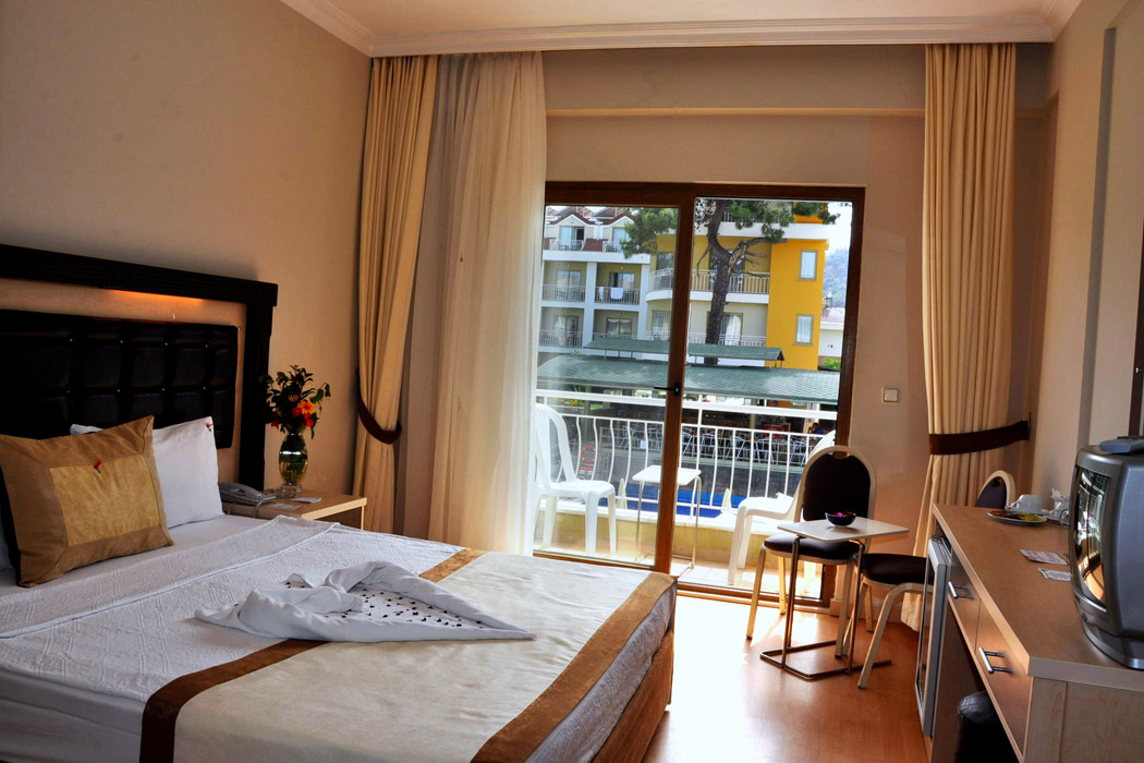 En az 2 yetişkin, En fazla 3 yetişkin veya 2 yetişkin + 2 çocuk.