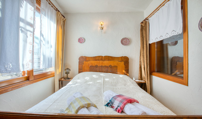 En fazla 4 yetişkin.