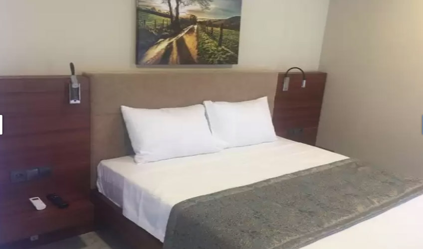 En az 2 yetişkin, En fazla 4 yetişkin veya 3 yetişkin + 1 çocuk.
