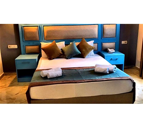 En fazla 3 yetişkin veya 2 yetişkin + 1 çocuk.