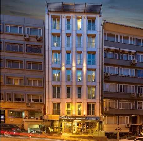 Housez Suites Apartments