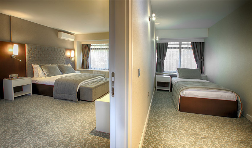 En fazla 3 yetişkin veya 2 yetişkin + 1 çocuk.