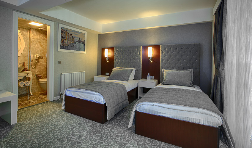 En fazla 2 yetişkin.