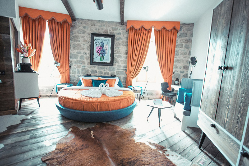 En fazla 2 yetişkin.