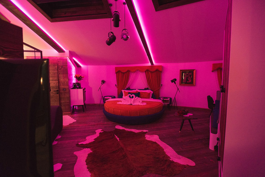 En fazla 2 yetişkin.