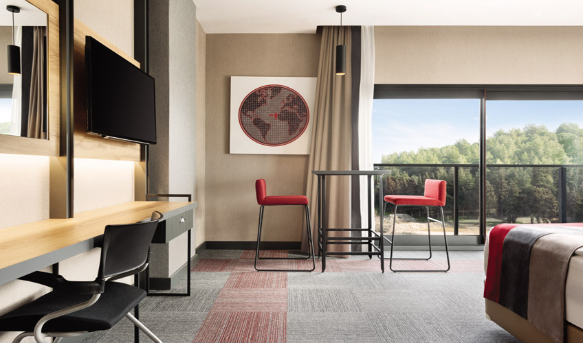 En fazla 3 yetişkin + 1 bebek (0-2 yaş) veya 2 yetişkin + 1 çocuk + 1 bebek (0-2 yaş).