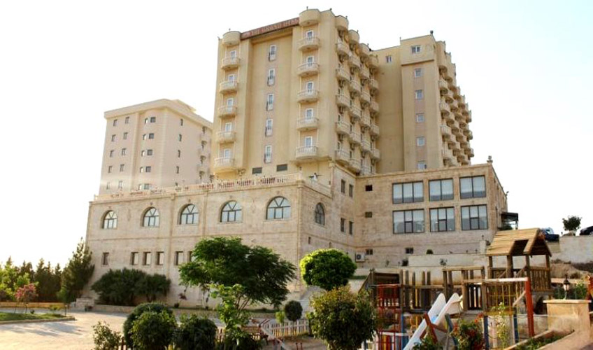 Yay Grand Otel