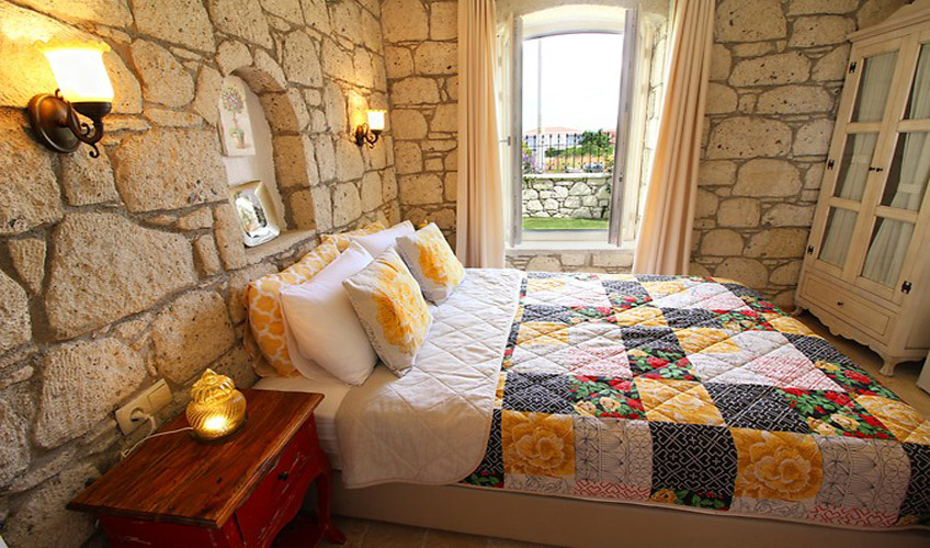 En fazla 2 yetişkin.