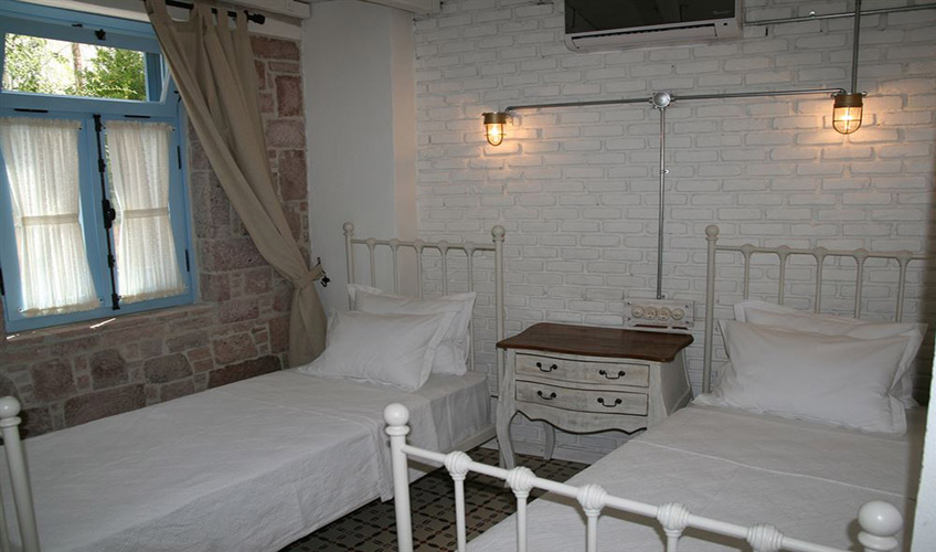 En az 2 yetişkin, En fazla 2 yetişkin.