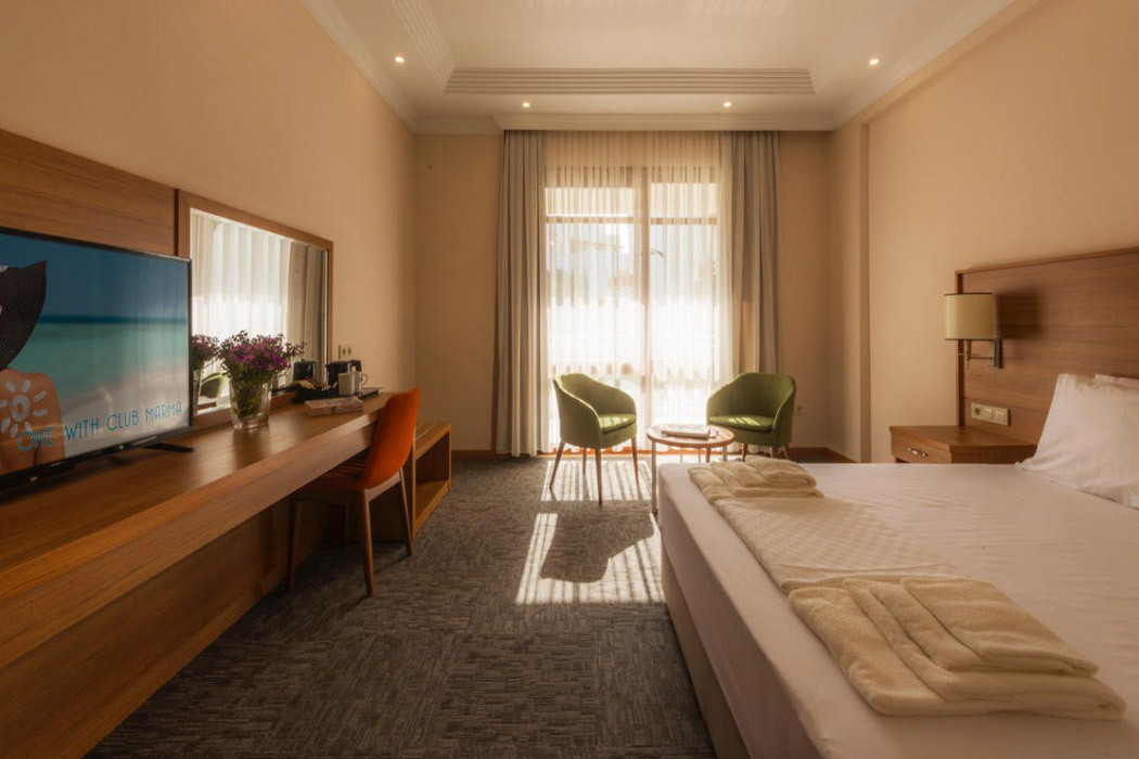 En fazla 3 yetişkin veya 2 yetişkin + 1 çocuk.