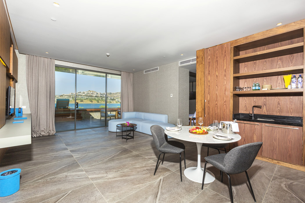 En az 2 yetişkin, En fazla 4 yetişkin.