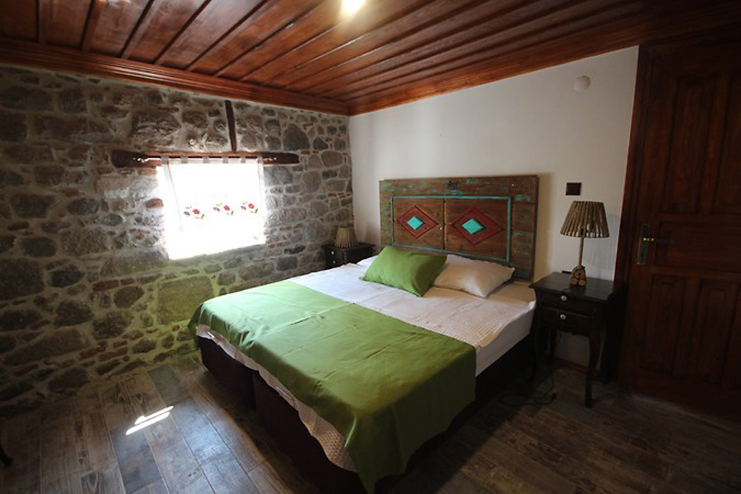 En az 2 yetişkin, En fazla 2 yetişkin.