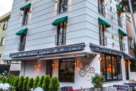 Juliet Rooms And Kitchen