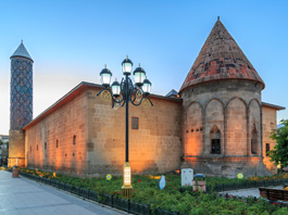 İzmir Hareketli Uçaklı Malatya - Darende - Elazığ Turu