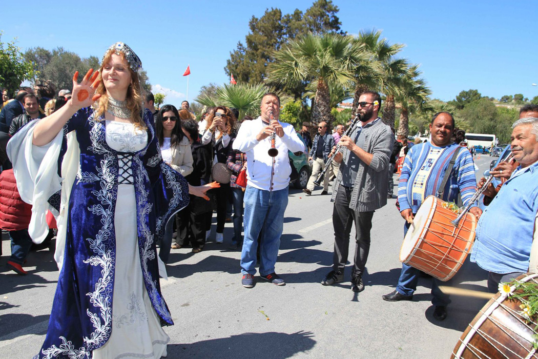 Bursa Çıkışlı Çeşme Alaçatı Ot Ve Urla Enginar Festivali Turu-7