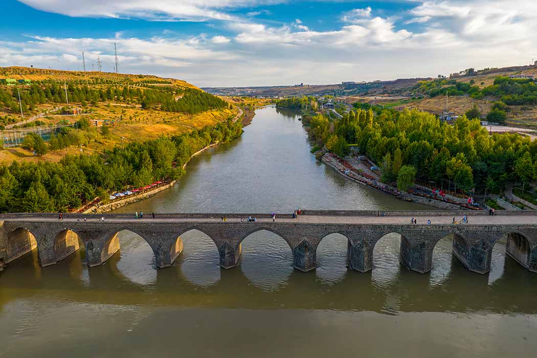 Ankara Çıkışlı Uçaklı Diyarbakır - Bitlis - Van - Kars - Erzurum Turu-3