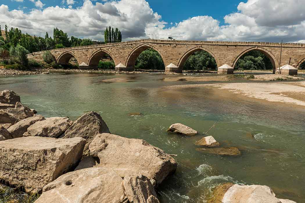 Ankara Çıkışlı Uçaklı Diyarbakır - Bitlis - Van - Kars - Erzurum Turu-9