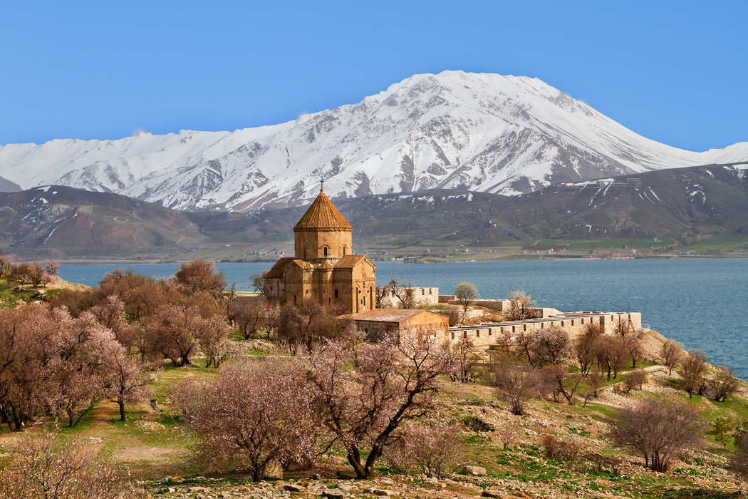İzmir Çıkışlı Van - Kars - İshakpaşa Sarayı - Muradiye Şelalesi Turu-5